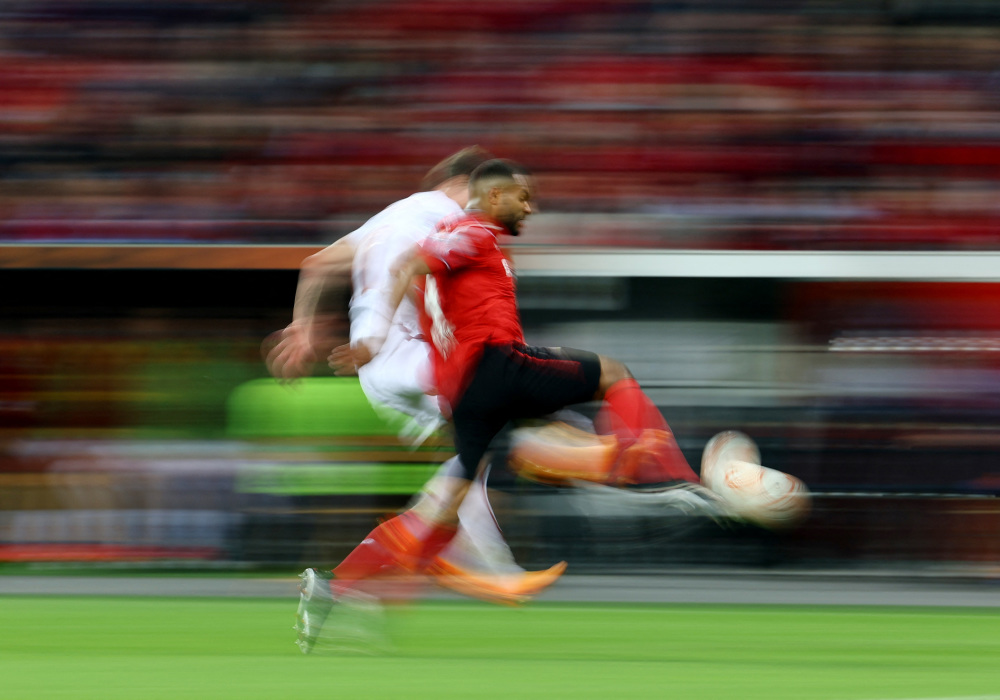 隆德罗草地滑步,女王杯半决赛惊艳全场观众 隆德罗草地滑步,女王杯半决赛惊艳全场观众