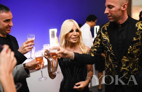  金球奖候选竞争激烈，年度最佳花落谁家