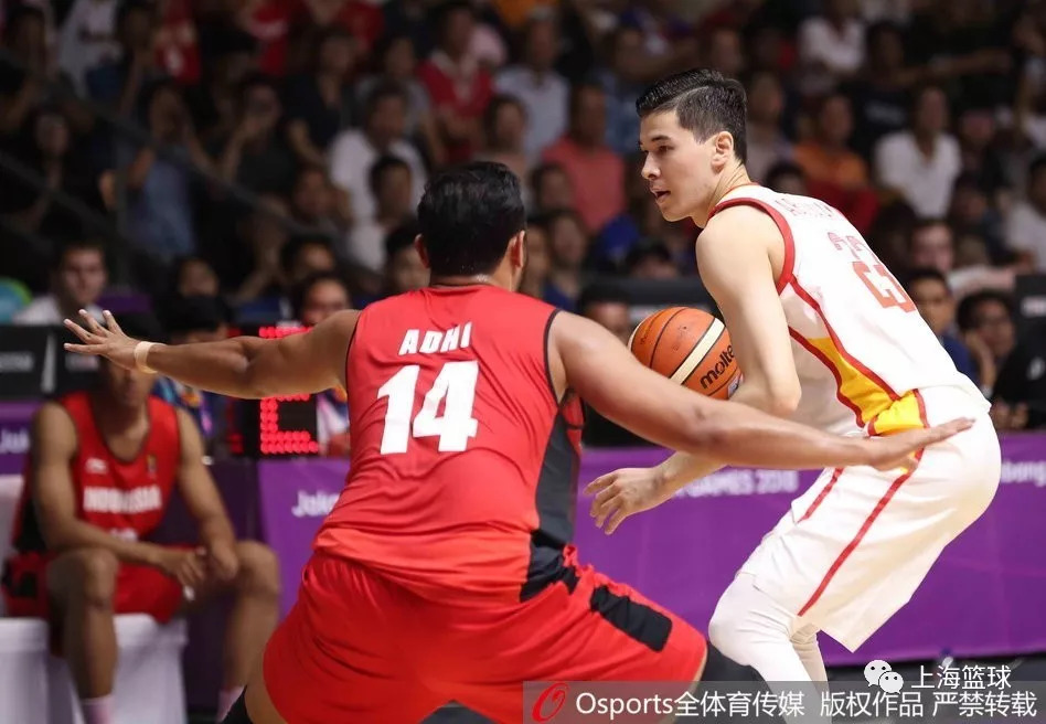  莱巴金娜身高优势尽显统治网前较量