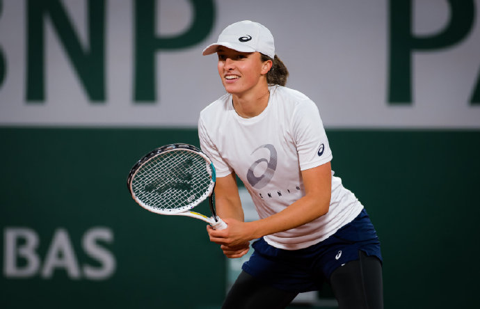  斯维亚泰克横扫群雄，波兰天骄首夺法网