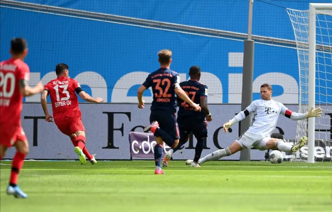  德国杯四分之一决赛，拜仁大胜法兰克福